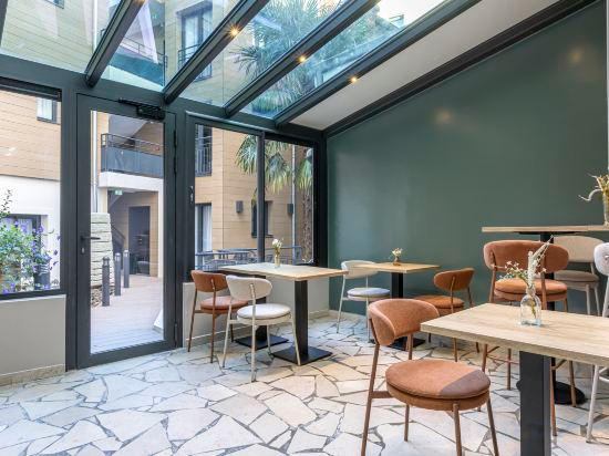 Hotel Interior/Public Areas