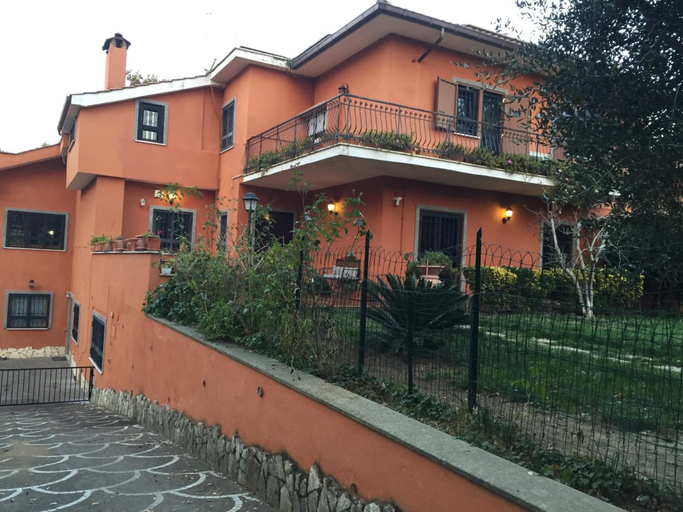 Exterior & Views 2, Le Querce, Roma