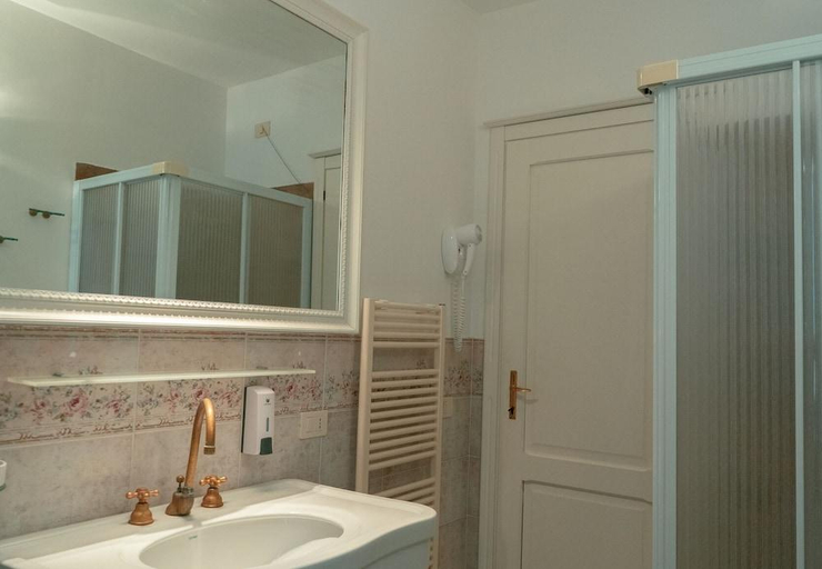 Bathroom 4, Carpediem Assisi Living Club, Perugia
