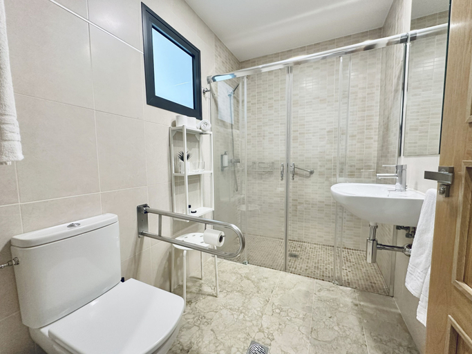 Bathroom 5, Hotel Apartamentos Marina Luz, Cádiz
