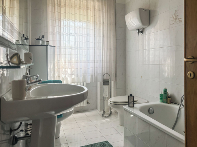 Bathroom 2, Casa Armando, Perugia