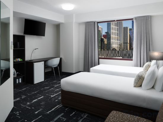 Logo, Mercure Melbourne City Centre, Melbourne