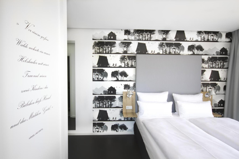 Bedroom 3, Grimm's Hotel am Potsdamer Platz, Berlin