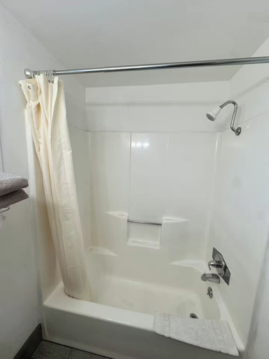 Bathroom 3, 2 Highlander Unit, Coconino