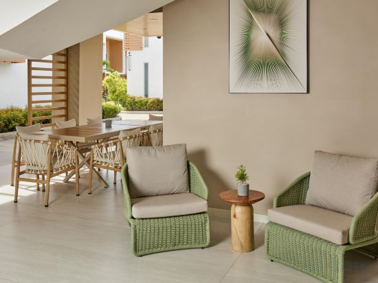 Hotel Interior/Public Areas