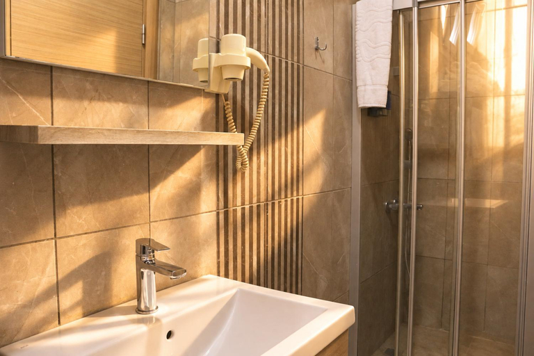 Bathroom 3, Niconya Port Suite & Hotel, Bakırköy