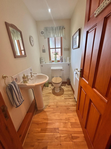Bathroom 3, Osborne Steading, Fife