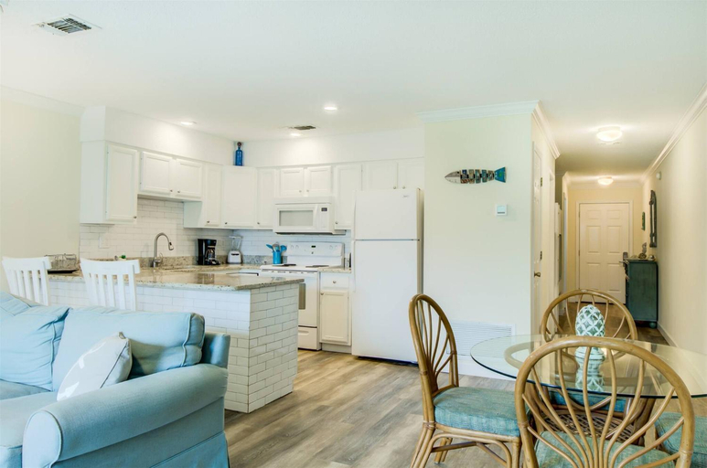 Others 5, 7 D, One Bedroom Condo, Walton
