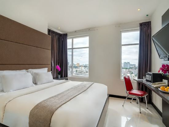 Logo, The One Hotel Makassar, Makassar