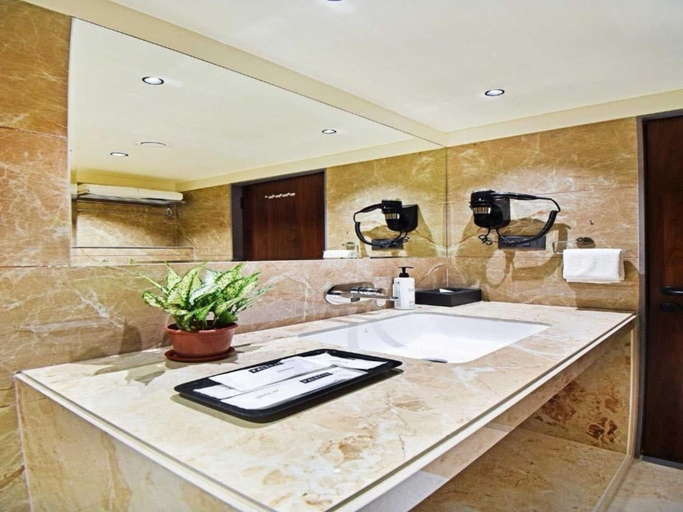 Bathroom 3, Deluxe Hotel Urban Oasis, Pune