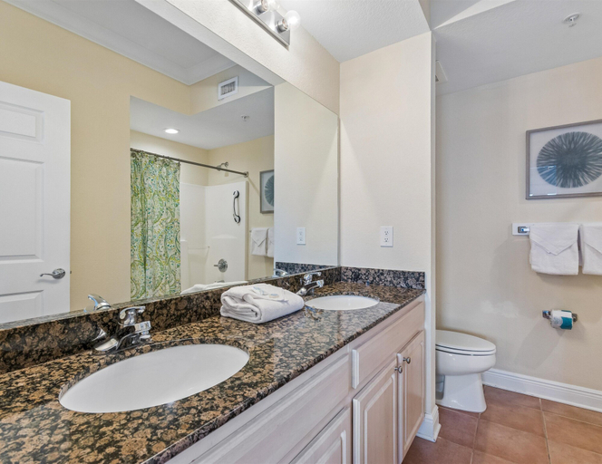 Bathroom 4, Crystal Towers #1304, Baldwin