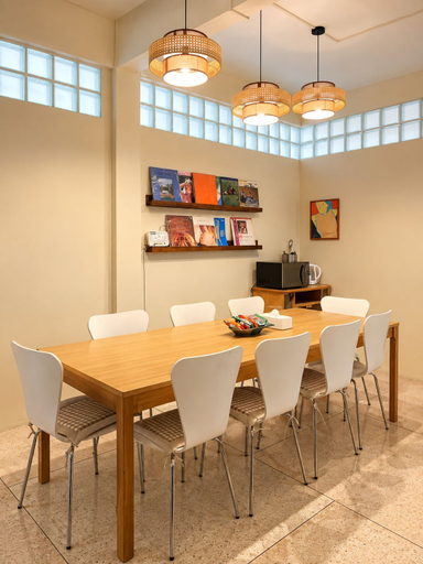Family dining, Yaimak House Mid Century, Khlong San