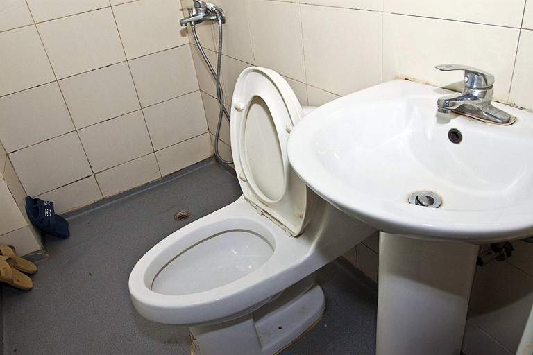 Bathroom 3, Tiandu Hotel, Shanghai