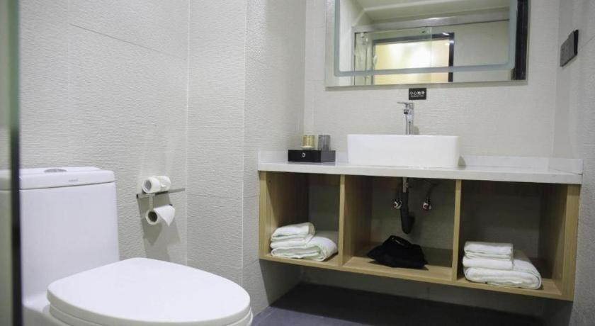 Bathroom 2, Green Tree Inn Changzhou Liyang Zhongguancun Innovation Park, Changzhou