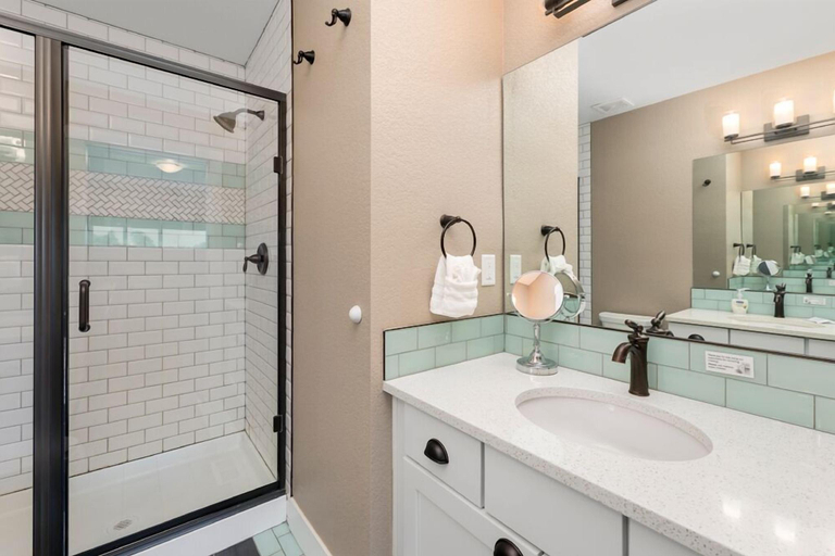 Bathroom 3, Amazing Urban Townhome Near Breweries & River!, Larimer