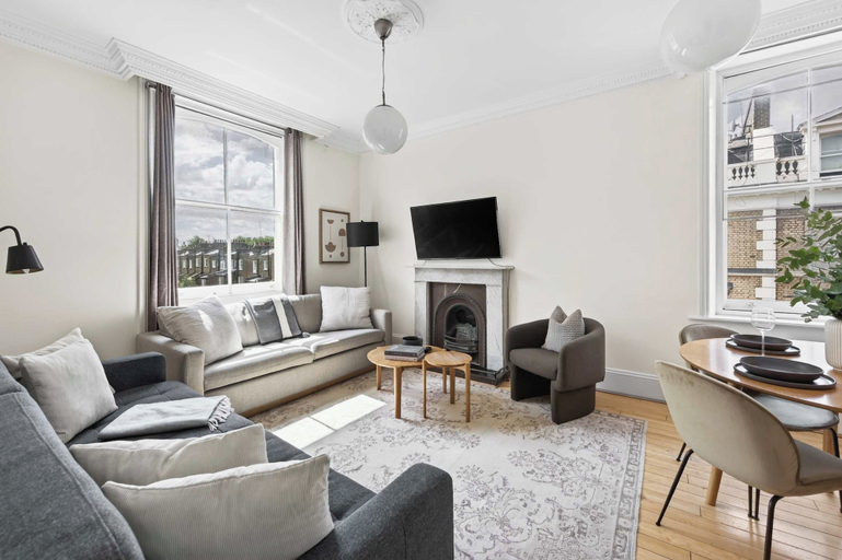 Primary image, 2-bed by Natural History Museum - Lift - Sleeps 6, London