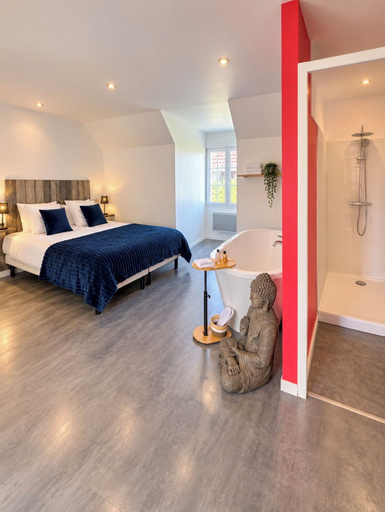 Bedroom 4, Aux Charmes, Pas-de-Calais