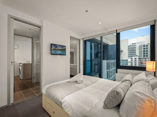 Logo, City Stays, Melbourne