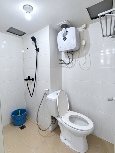 Bathroom, The Jarrdin by Sewa Apart Bandung, Bandung