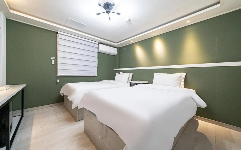 Bedroom 3, Danyang Hotel Dozen, Danyang