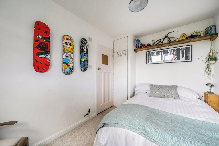 Bedroom 2, 5 Bed House - Sleeps 15 - Pets - Garden - Parking, Devon