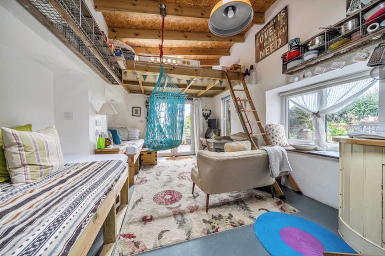 Others 5, 5 Bed House - Sleeps 15 - Pets - Garden - Parking, Devon