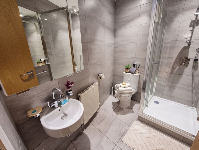 Bathroom 4, Urban Stay Shard View Apartments, London