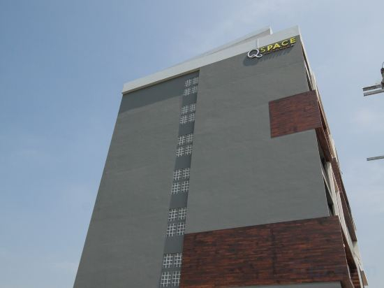 Hotel Exterior 3, Q Space Residence, Din Dang