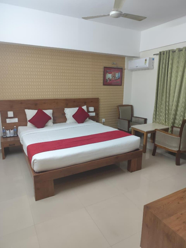 Bedroom 3, Kottaram Hotels Ottaplam, Palakkad