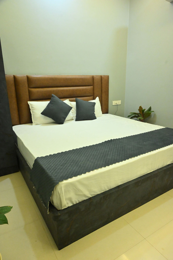 Room 5, The Kashi Dham, Varanasi