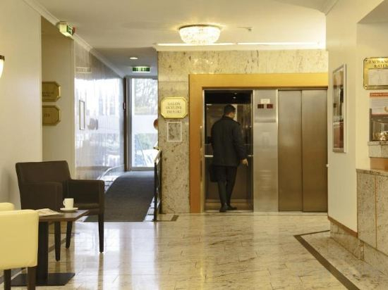 Hotel Interior/Public Areas