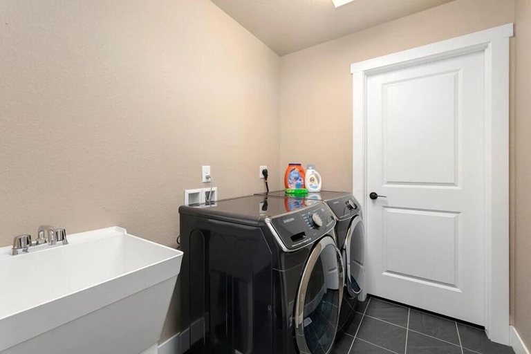Bathroom 3, Amazing Urban Townhome Near Breweries & River!, Larimer