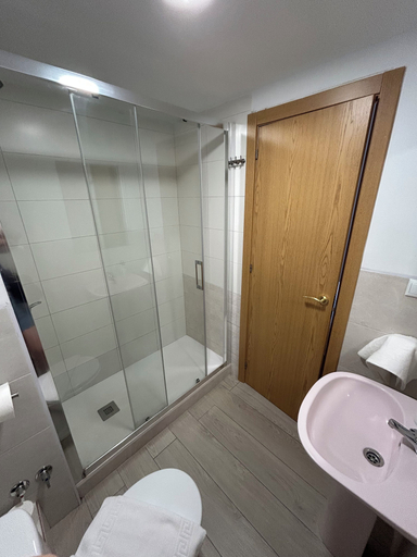 Bathroom 3, Hostal Delfos, Barcelona