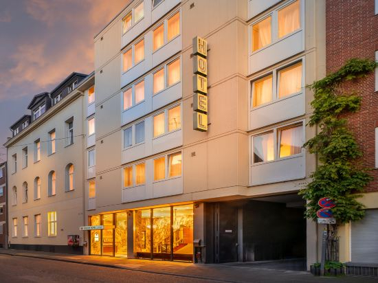 Others 5, Hotel Leonet, Köln