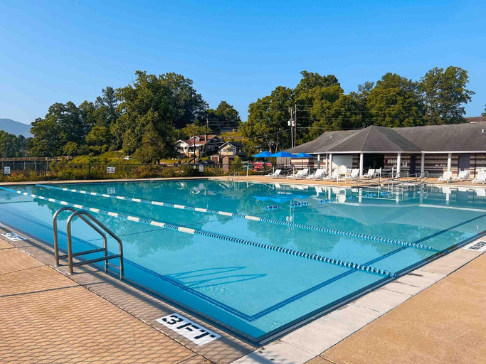 Sport & Beauty, Hillside Lodge, Haywood