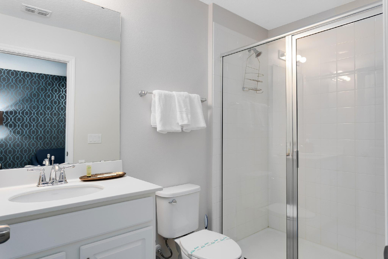 Bathroom 2, Luxury Town Home With Splash Pool in Solara Resort, Osceola