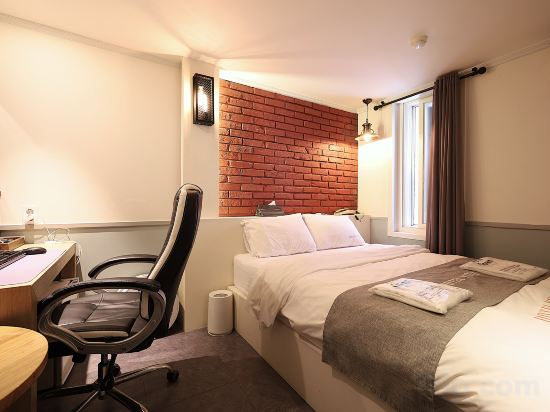 Others 3, Hotel HIVE, Yeongdeungpo