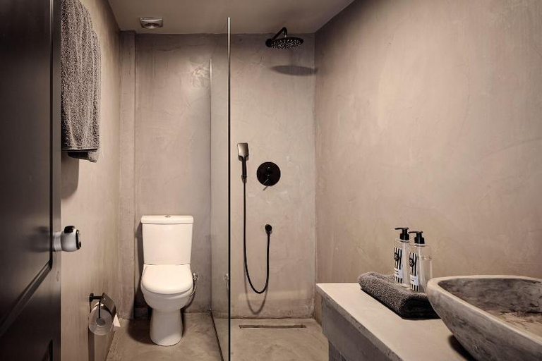 Bathroom, More Meni, South Aegean