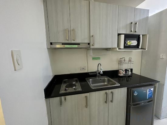 Others 5, Green Residences Stays by PBYY, Manila City