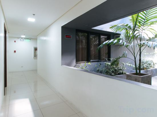 Hotel Interior/Public Areas 3, RedDoorz Plus @ Evangelista Street Makati, Makati City
