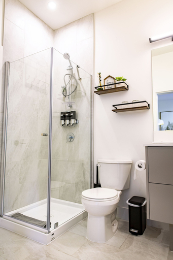 Bathroom 4, Monashee Sunshine, Columbia-Shuswap