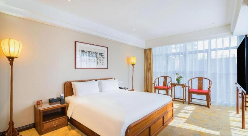 Bedroom 2, Broadcasting Tower Beijing Hotel, Beijing