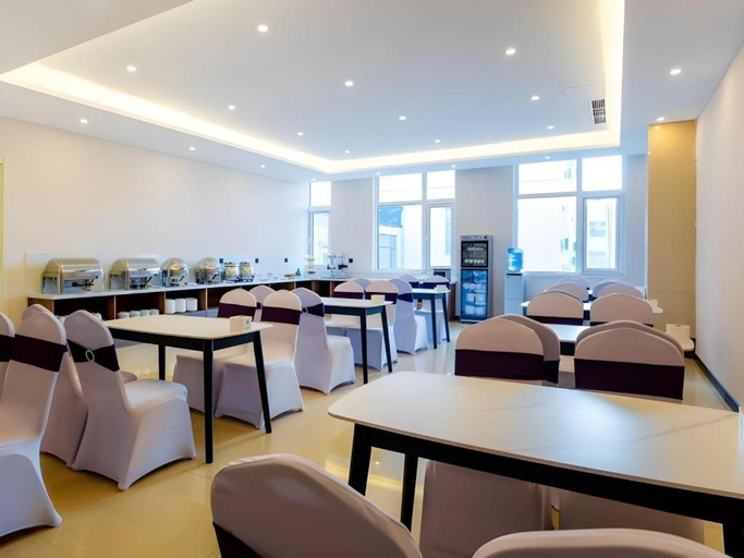 Food & Drinks 4, GreenTree Inn Express Hebei Tangshan Guyan District Xinguang Road, Tangshan