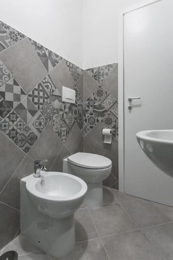 Bathroom 5, Luciano Laterani Guest House, Rome