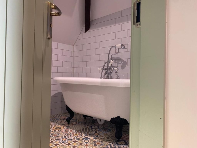 Bathroom 4, The Bear, Cheshire West and Chester