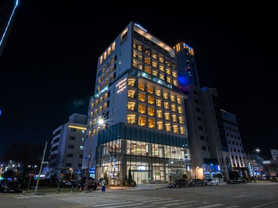 Hotel Exterior 3, editions Hotel, Muan