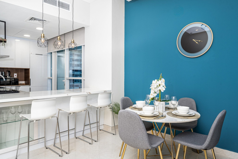 Dining 2, Chic 1BR Retreat High Floor Dubai Marina, Dubai