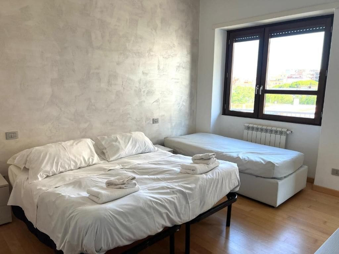 Bedroom 4, Luciano Laterani Guest House, Rome