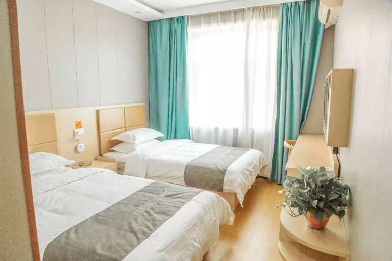 Bedroom 4, Huayi Hotel (Lvliang railway station), Luliang