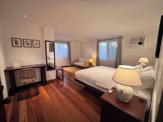 Room 2, The Shore at San Remigio, San Remigio